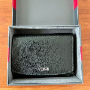 TUMI Tri-fold Leather Wallet